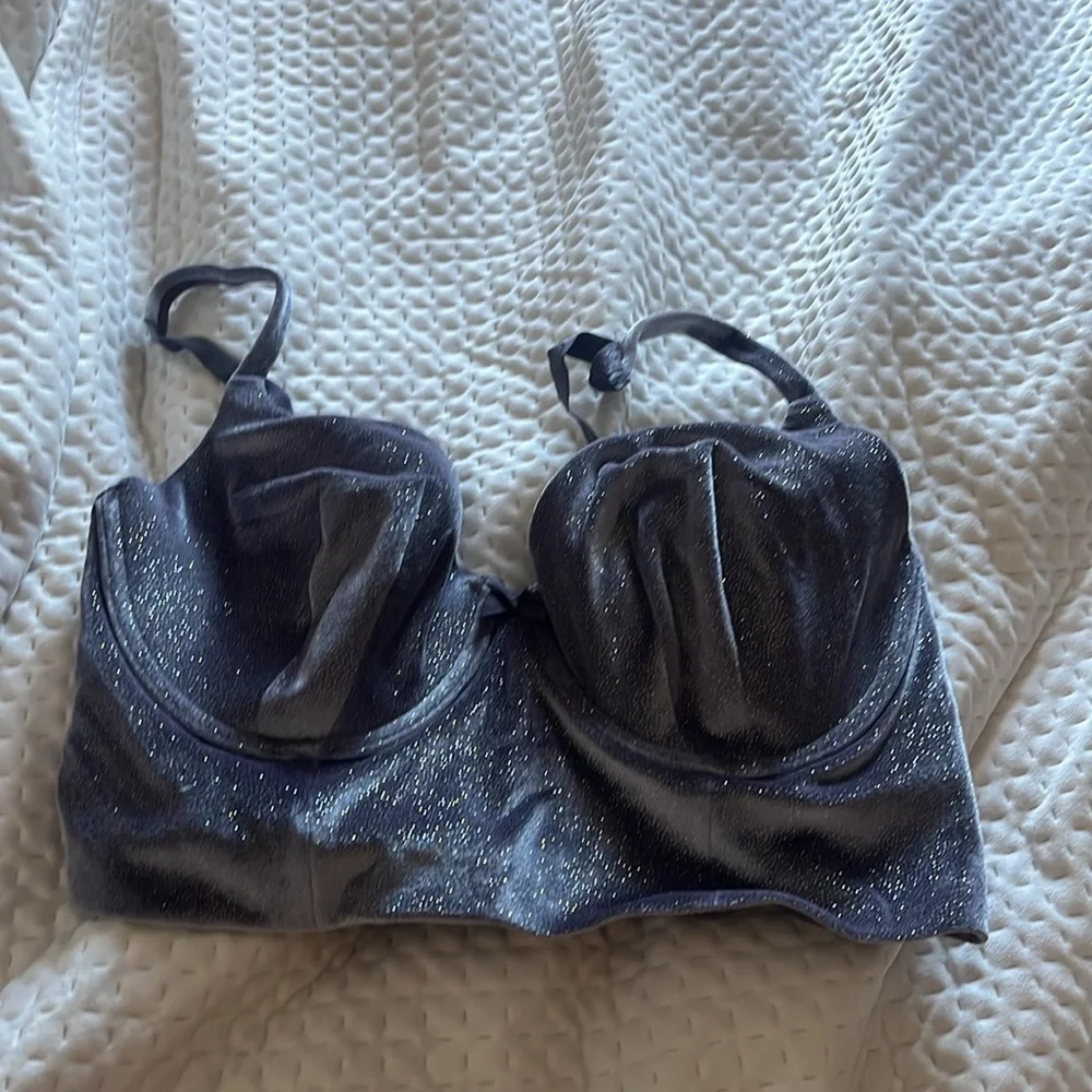 EUC Victoria Secret velvet shimmer bustier bra top - Picture 2 of 7